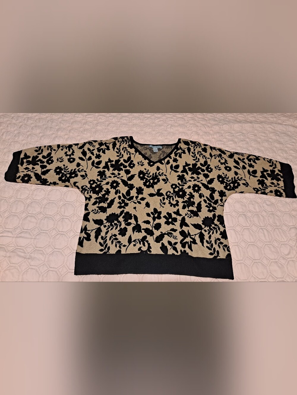 By Design Women's Beige and Black Floral V-Neck Sweater Sz XL